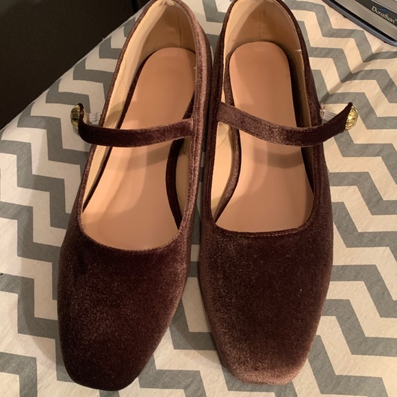 Chocolate crushed velvet like ballerina shoes - Picture 3 of 6